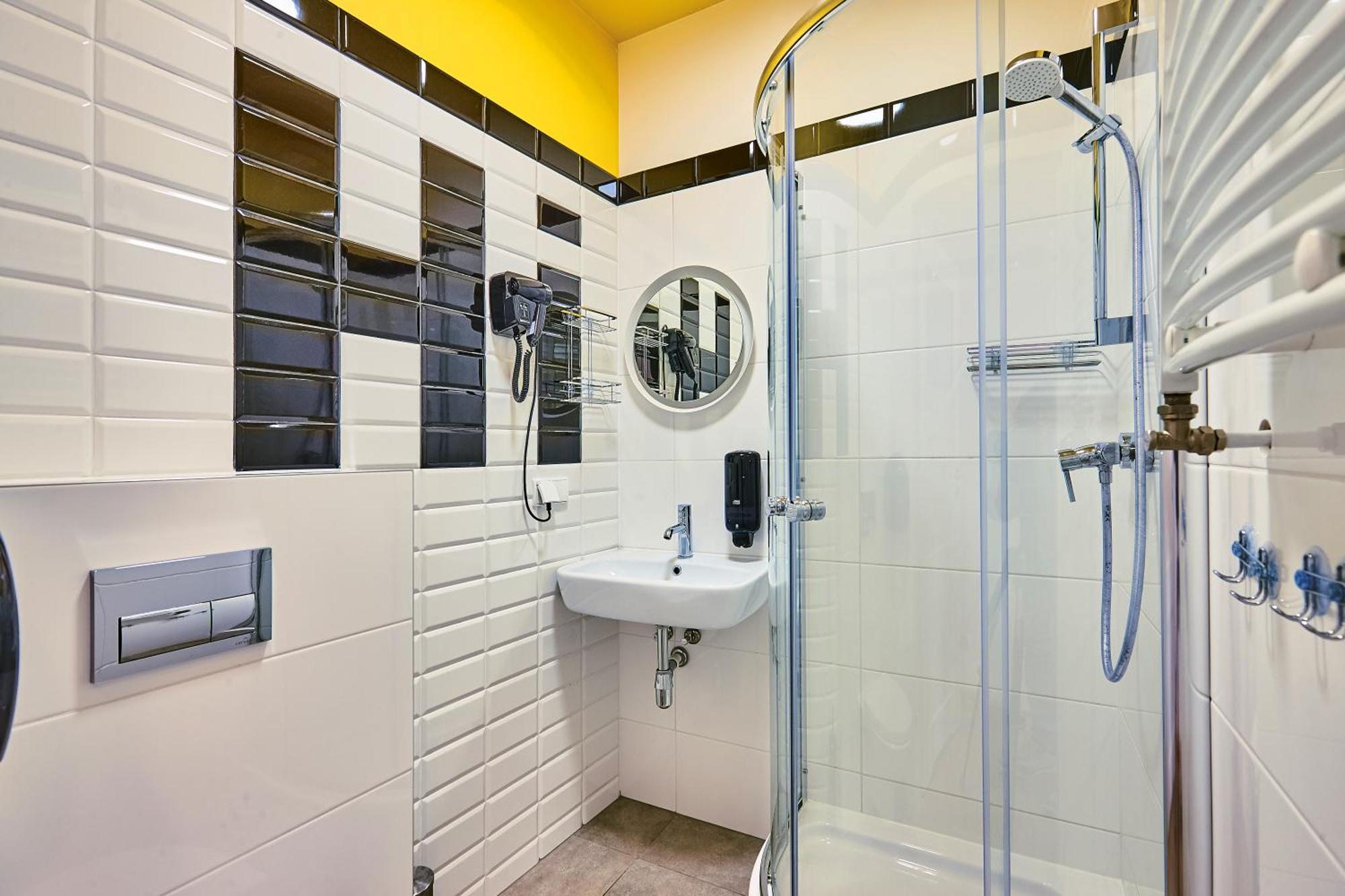 Quadruple Room Private Bathroom