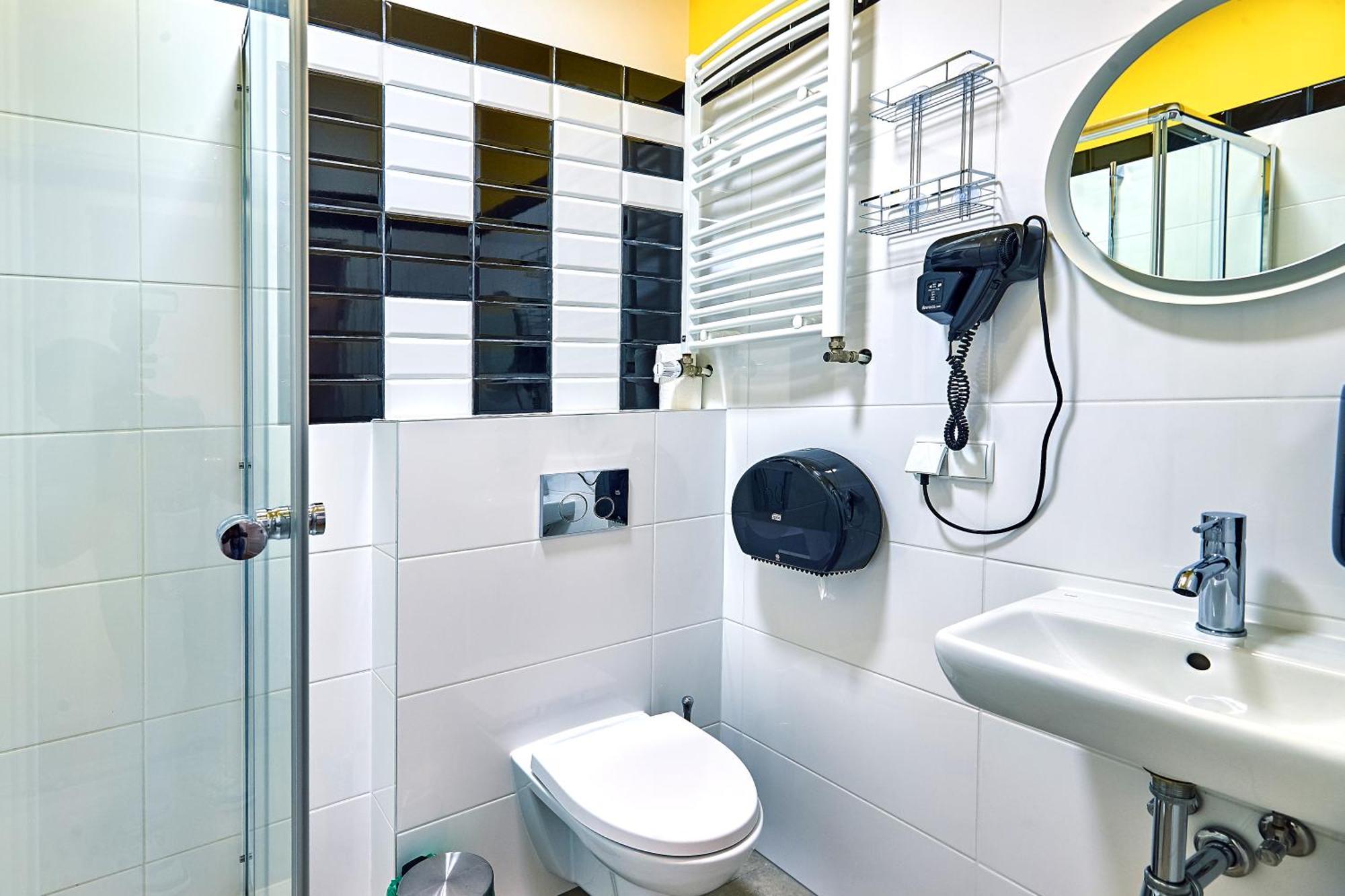 Family Room Private Bathroom